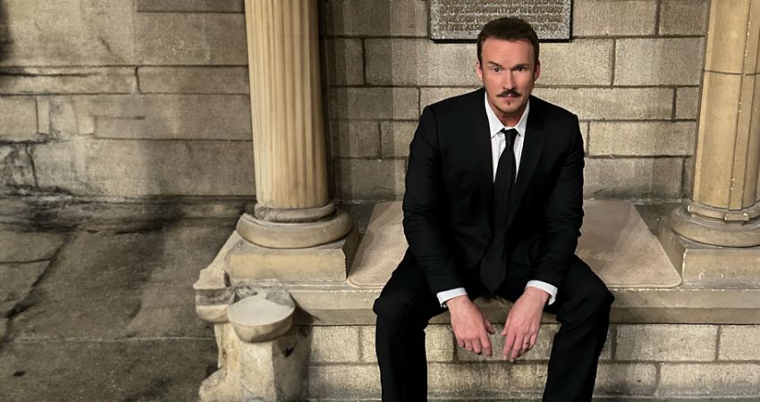 Russell Watson performing live at St Mary's Church in Bury St Edmunds.